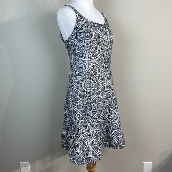 Prana Dress Small Black White Lexi Built in Bra Geometric Athletic A-Line Casual - Picture 2 of 13